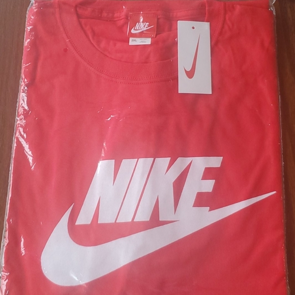 Nico :: Red/White - Picture 1 of 1